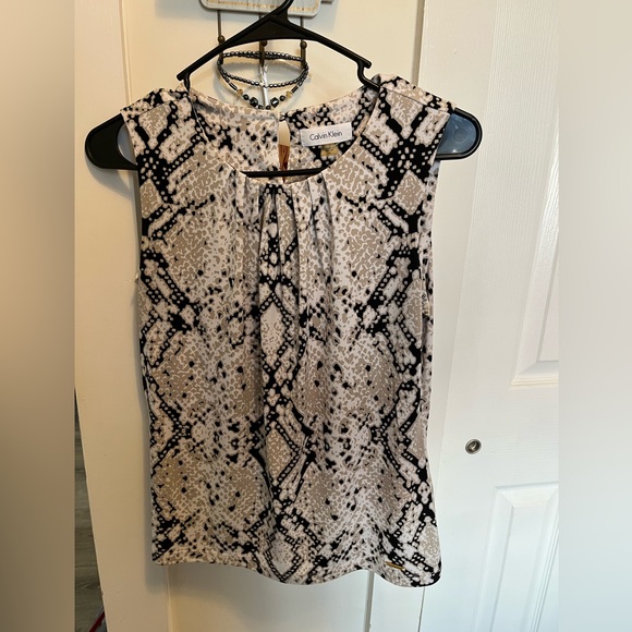 Calvin Klein small (p) - Picture 1 of 2